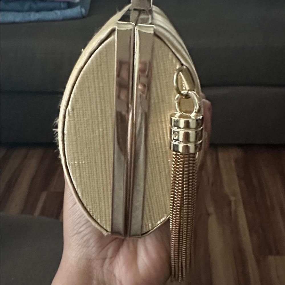 Elegant Gold Clutch - Picture 2 of 6